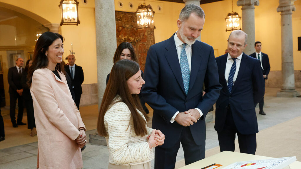 La alumna de El Encinar Mercedes Lucena se entrevista con el rey Felipe VI