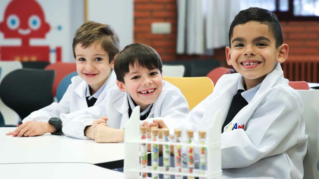 El colegio concertado Los Robles, en Asturias, celebra STEAM for Kids 2024