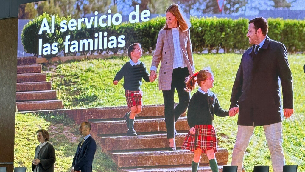 El Colegio Miravalles-El Redín reúne a sus familias para presentar el nuevo curso 24/25
