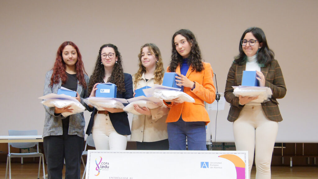 Alumnas del Colegio Torrevelo- Peñalabra ganan la Liga de Debate de la Universidad Europea del Atlántico